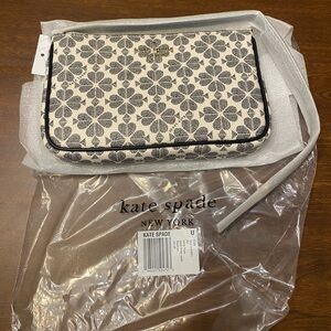 Kate Spade Spade Flower Convertible Wristlet
